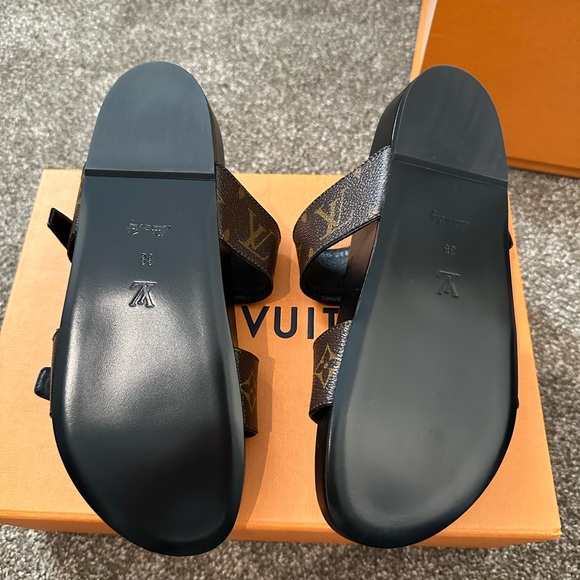 Louis Vuitton slides - Picture 3 of 8